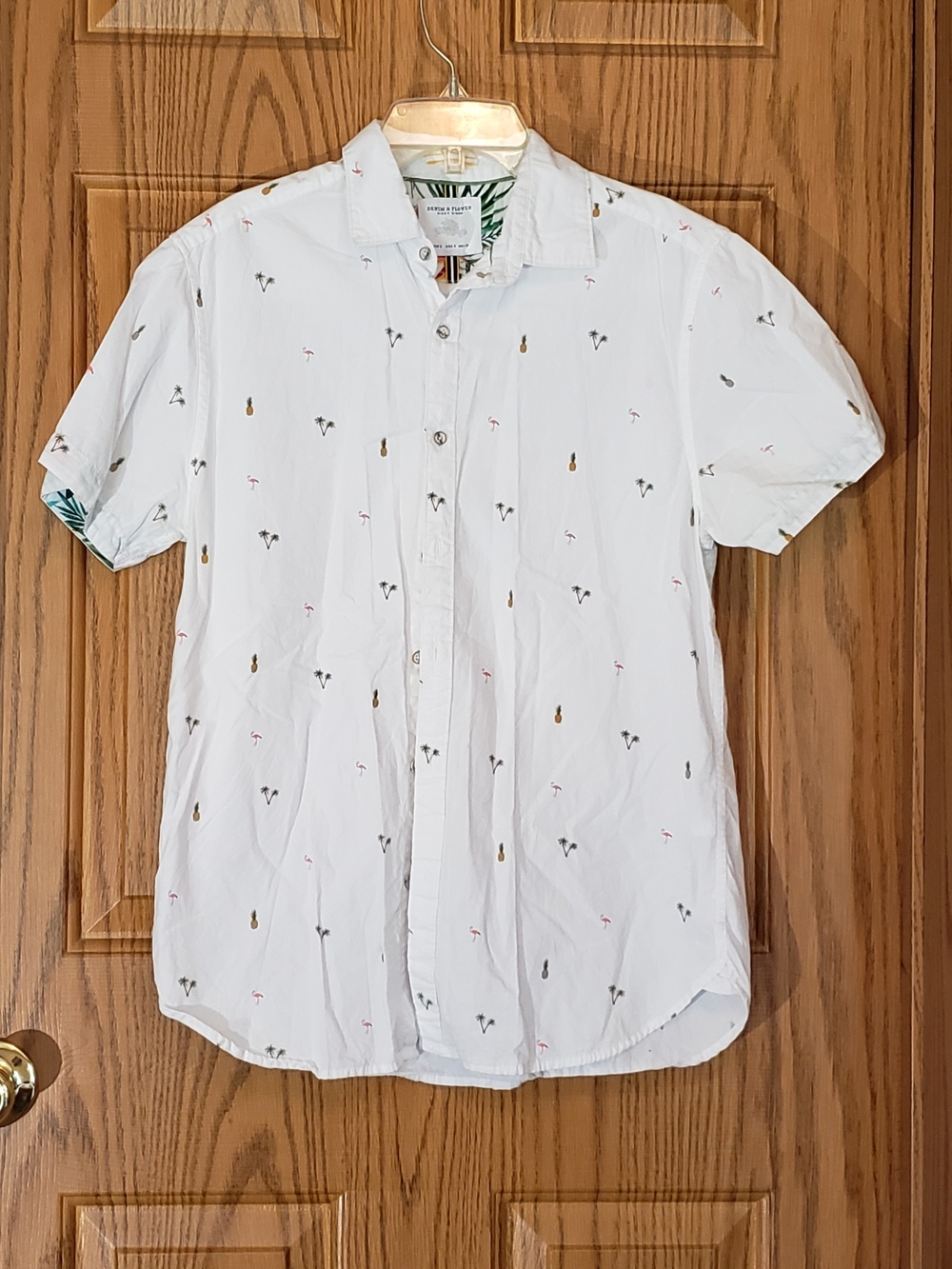 Denim‎ & Flower White Short-Sleeve Button-Down Shirt with Mini Tropical Motifs.